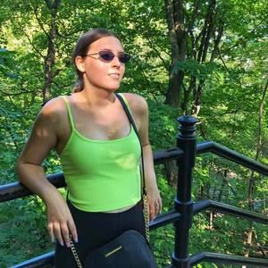 Meet your Posher, Hannah